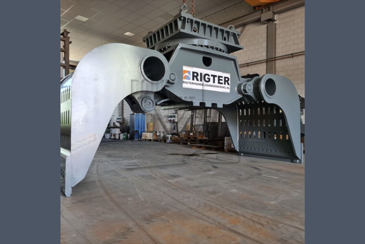 De grootste sorteergrijper ter wereld…en Rigter heeft hem op voorraad