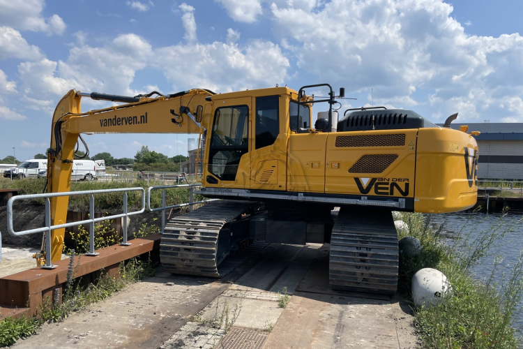 Nieuwe Hyundai HX300AL voor Van der Ven uit Brakel