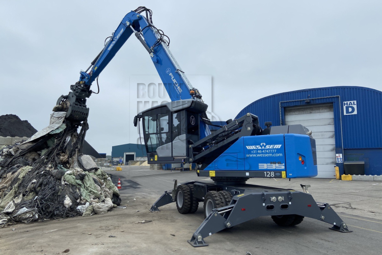 Tweede Multifunctionele Fuchs MHL335F voor Wessem Port Services