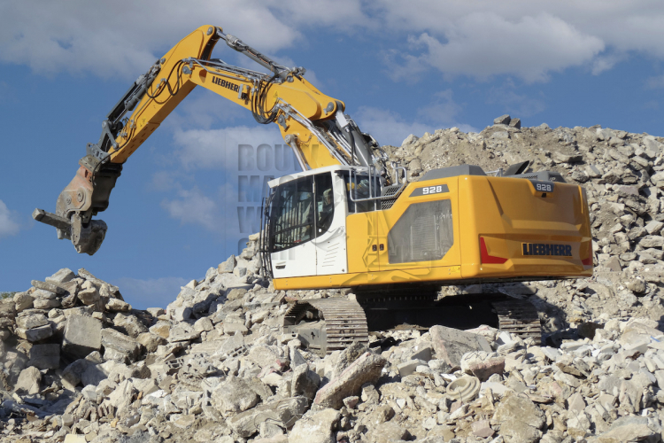 Met de nieuwe Liebherr R 928 G8 is de Generatie 8 gegroeid