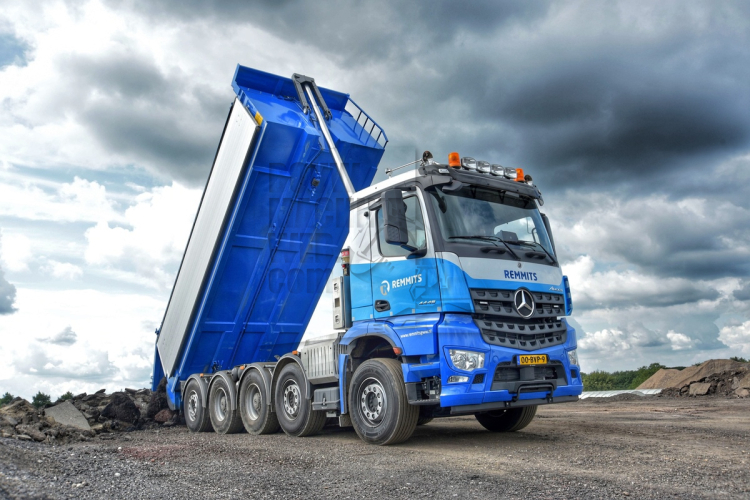 Mercedes-Benz 10x4 Quadro voor Remmits