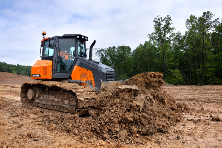 Develon betreedt met de DD130 nu ook de Europese dozermarkt