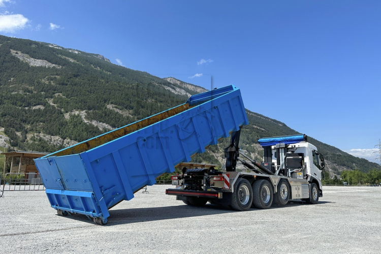 Hiab lanceert twee nieuwe Multilift haakarmsystemen