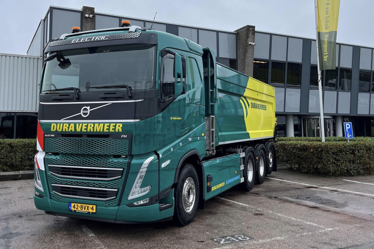 Millenaar & van Schaik zet acht elektrische Volvo FH kippers op de weg
