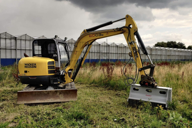 Pladdet introduceert klepelmaaier voor graafmachines