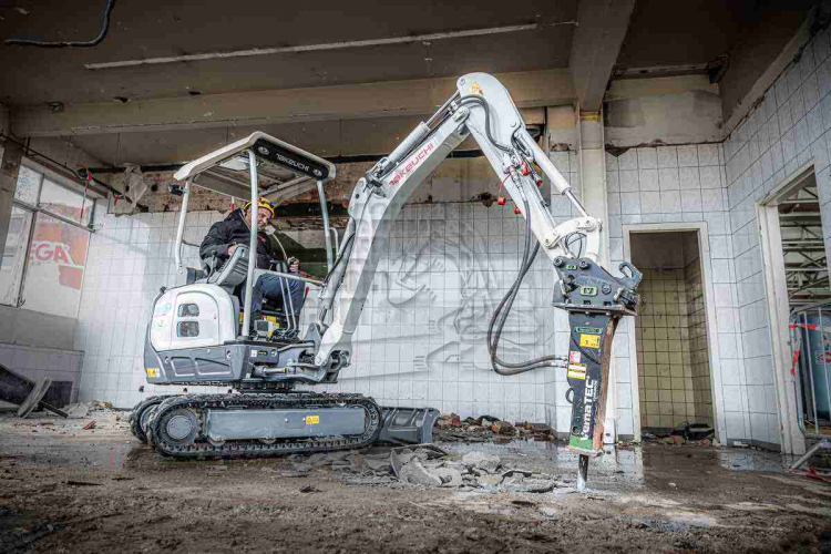 Takeuchi Benelux presenteert eerste elektrische minigraver: de TB20e
