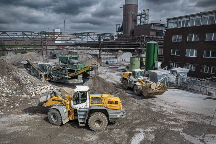 Hans Dömkes GmbH blijft vertrouwen op de wielladers van Liebherr