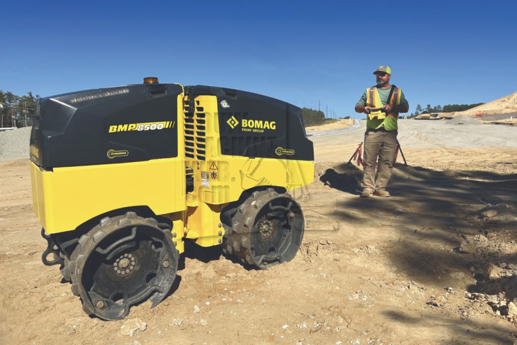 Snel gekoppeld, veilig verbonden - de nieuwe generatie Bomag verdichter