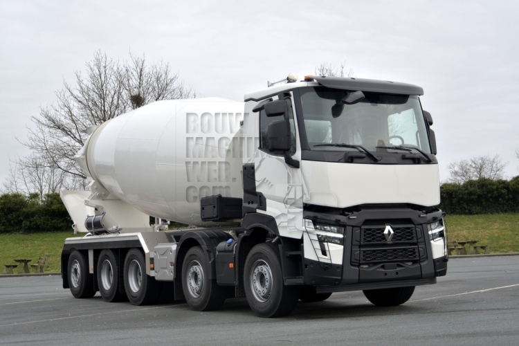 Veldhuizen transformeert Renault tot 10x4 mixerchassis