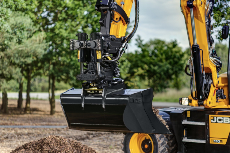 JCB bouwt eigen draaikantelstuk voor Hydradig