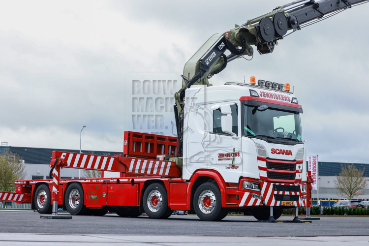 Jenniskens Kraanverhuur schaft imposante Scania trucks aan