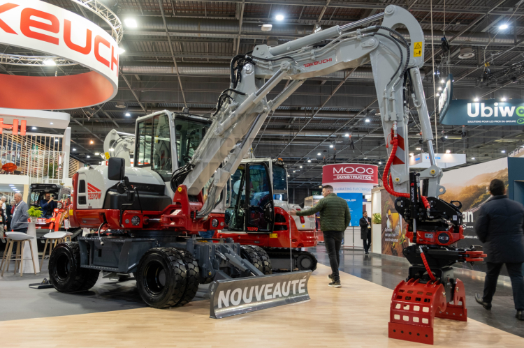 Primeur: Takeuchi TB370W