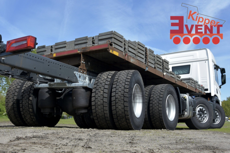 Luchtgeveerde Scania 460P 8x4 met widespread gestuurd tandem