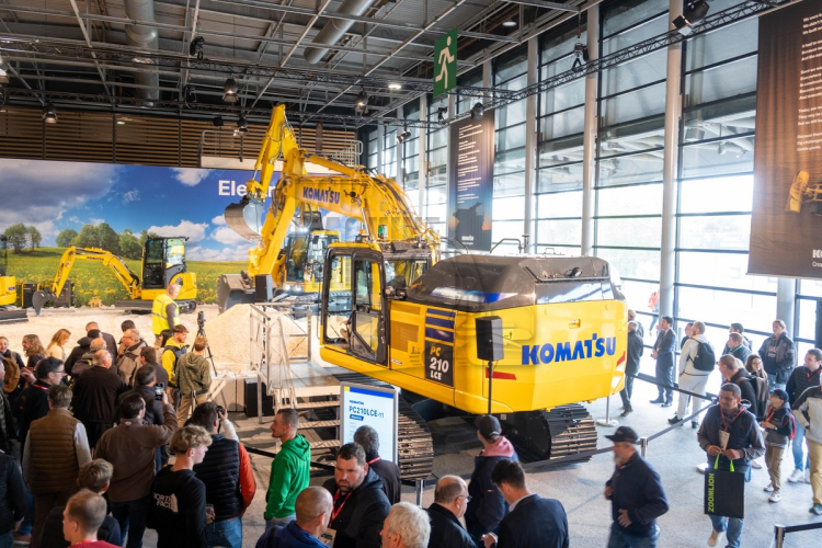 Komatsu naar Van der Spek Vianen