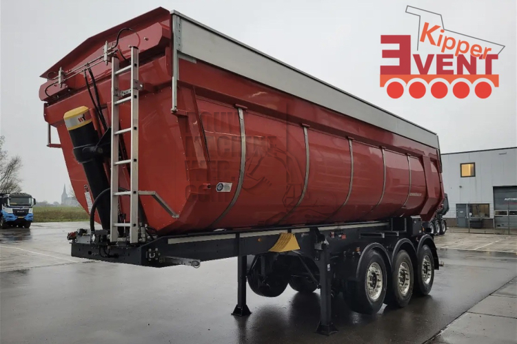 Kipper Event: Stoter Truck en Trailer is present met Schwarzmüller