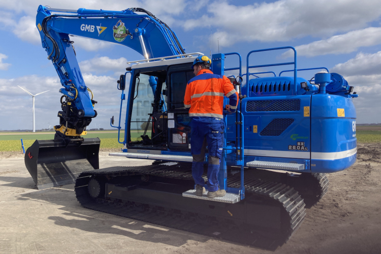 Bijzondere Hyundai HX260AL voor GMB; klaar voor de toekomst