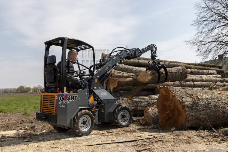 Tobroco-Giant perfectioneert haar vier kleinste wielladers