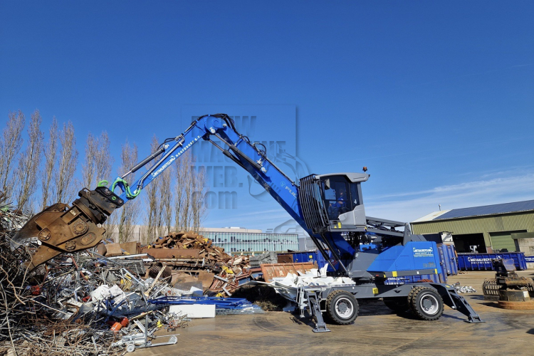 Multifunctionele Fuchs MHL335F voor Metaalrecycling Hoofddorp