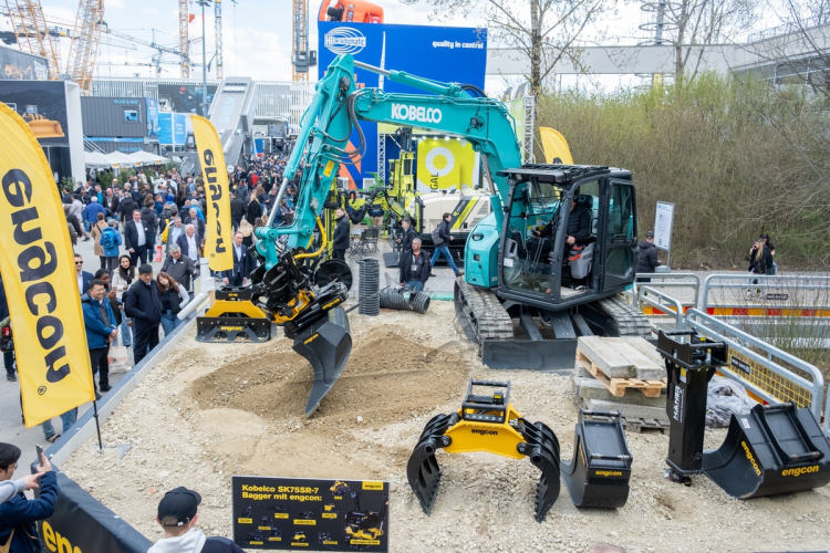 Engcon producten trokken grote belangstelling op Bauma