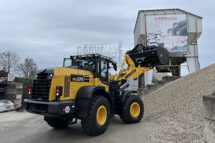 Duo Komatsu WA270-8’s geleverd aan Buijs Leerdam