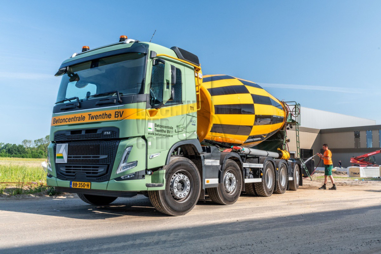 Maximaal laadvermogen met nieuwe Volvo FM TAG-XL betonmixers