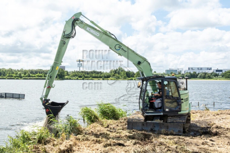 Unieke Kobelco voor de Heer Land en Water