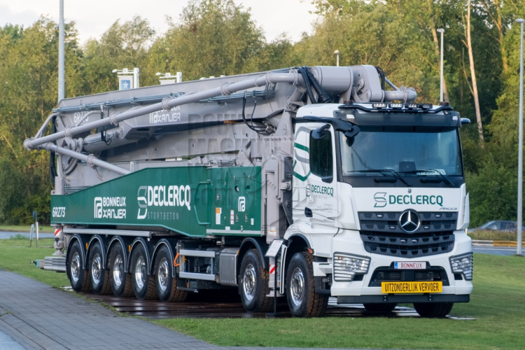 Europese primeur: 73 meter betonpomp op 7-assige Arocs