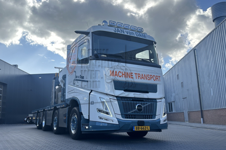 Bijzondere configuratie Volvo met kraan