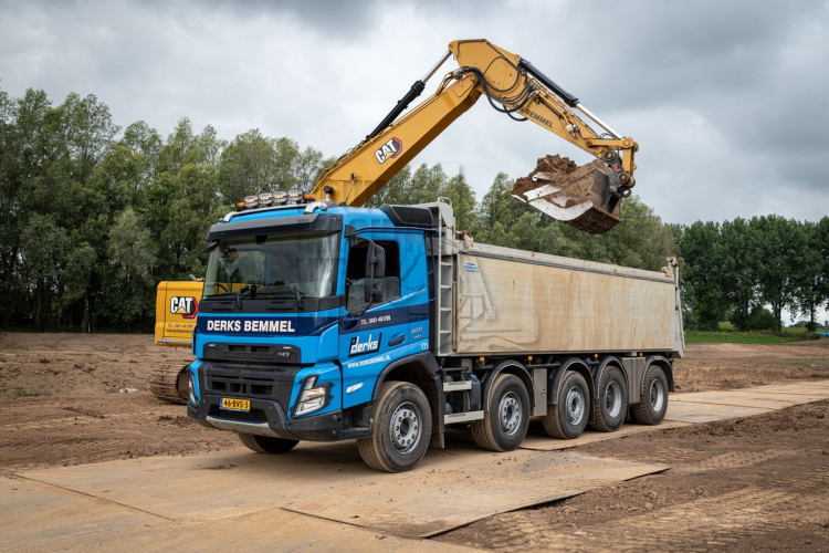 Volvo vloot wordt steeds groter bij Derks