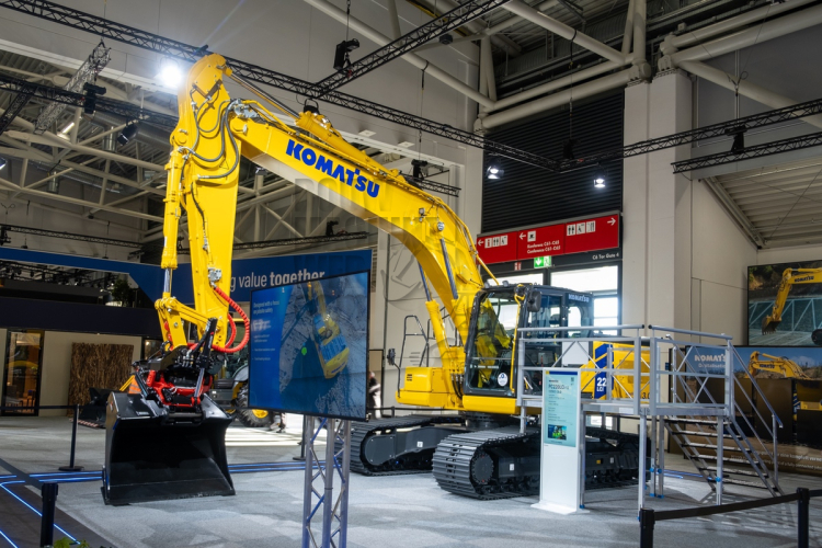 Komatsu af-fabriek voorbereid voor Rototilt uitrustingsstukken