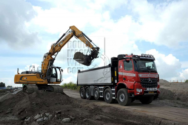 Eerste Mercedes-Benz voor Douwe Hoekstra