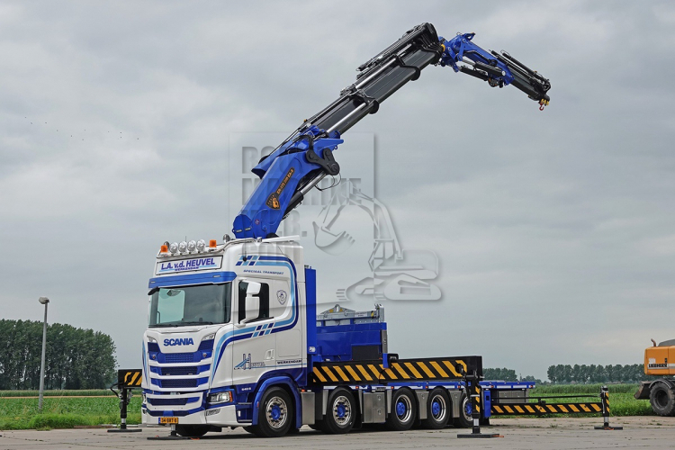 Van den Heuvel zet bijzondere Scania 540S 10x4*6 op de weg
