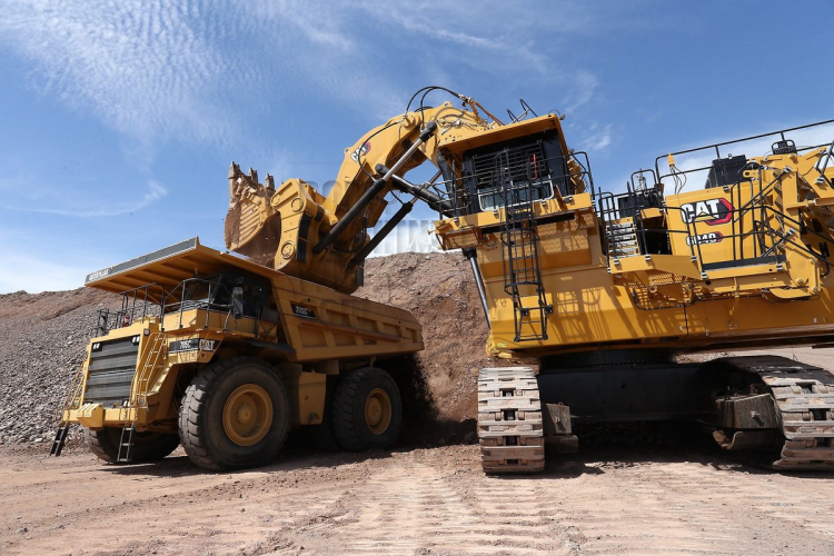 Nieuwe Cat 6040 mininggraafmachines voldoen aan Stage 5