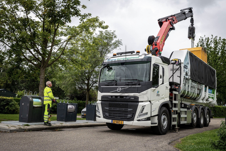 Zeeuwse Reinigingsdienst zamelt glas in met nieuwe Volvo FM