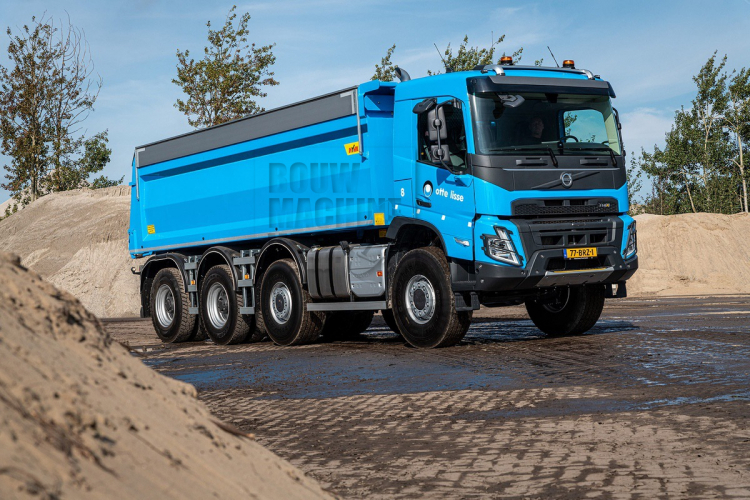 Otte Lisse neemt nieuwe Volvo FMX 8x8 in gebruik