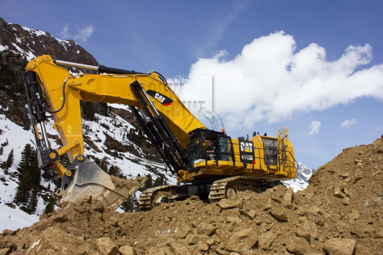 16 grote Cat’s verzetten grond en steen voor een energiecentrale