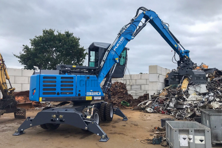 Nieuwe Fuchs MHL320F geleverd G. Brink Oud ijzer en metalen.