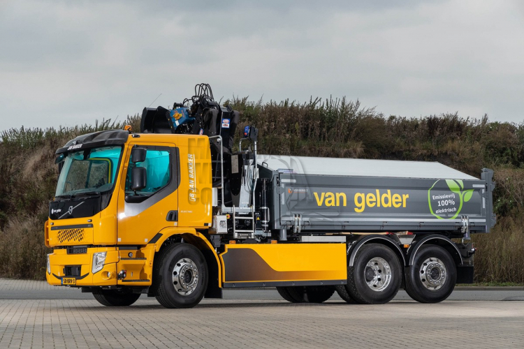 Van Gelder zet vier elektrische Volvo-trucks in