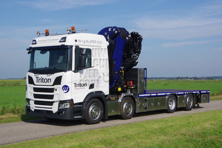 Effer 1000 op wendbare Scania vierasser