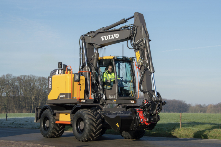RDW waarschuwt: na 1 januari mogen duizenden (land)bouwvoertuigen de weg niet meer op
