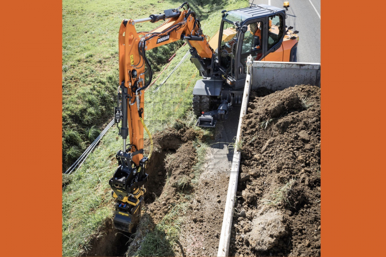 Skoop: Doosan DX100W-7