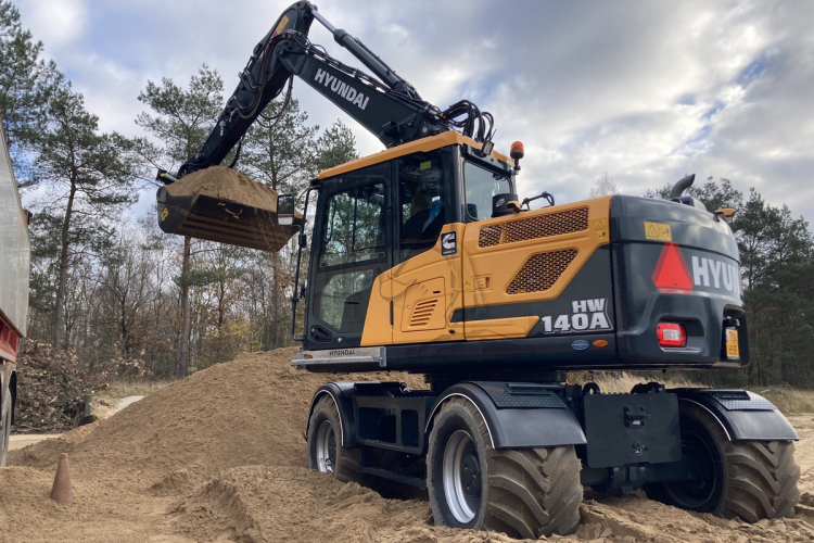 Volledig nieuwe Hyundai HW140A voor de veeleisende machinist