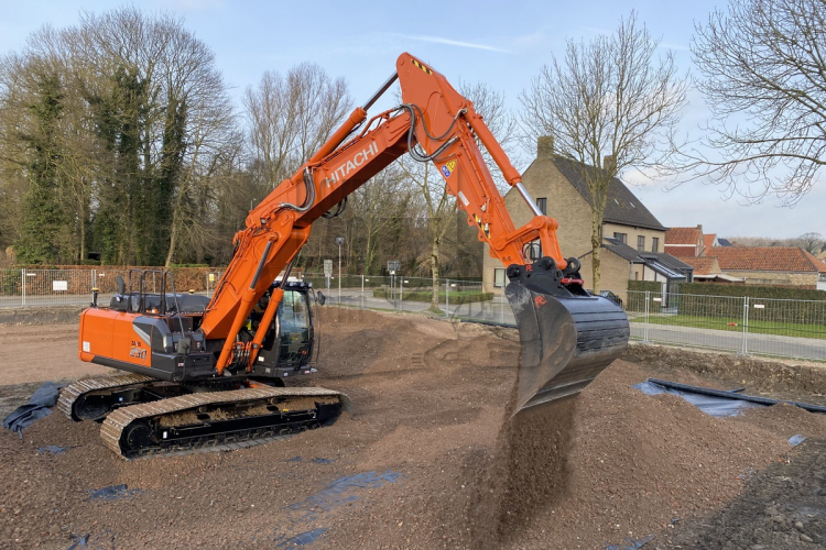 Veelzijdige Hitachi ZX250LC-7 voor Bonne Grondwerken
