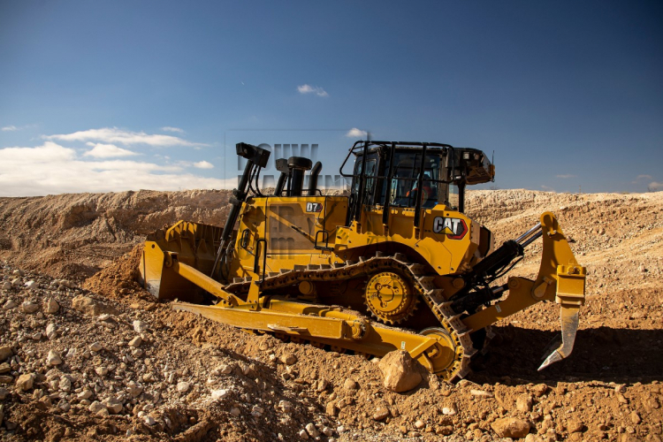 De nieuwe High Drive Cat D7 dozer