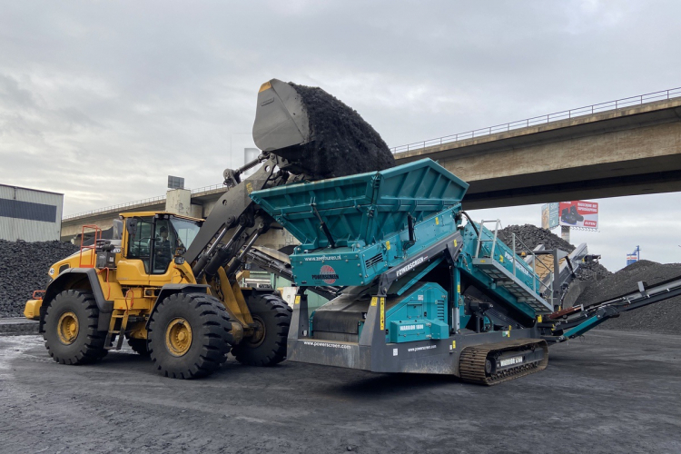 De Beijer Groep neemt nieuwe Powerscreen Warrior 1800 in gebruik