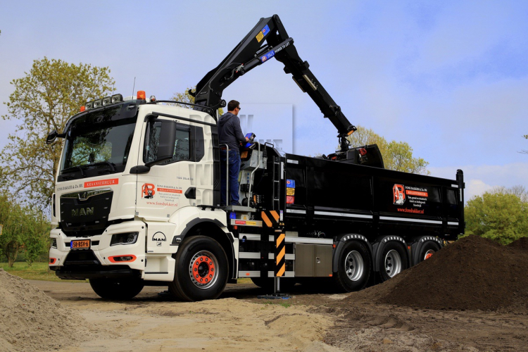 Veelzijdige 8x4 triple voor de bouw