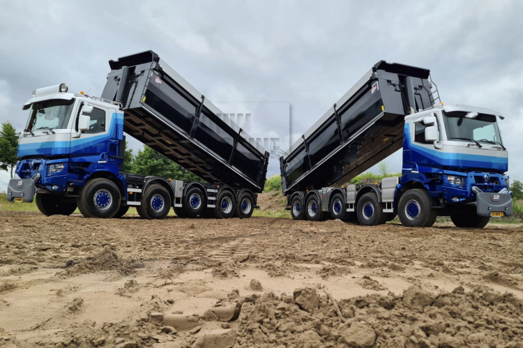 Twee Indrukwekkende Renault Trucks 10x8 kippers voor Jan Bakker