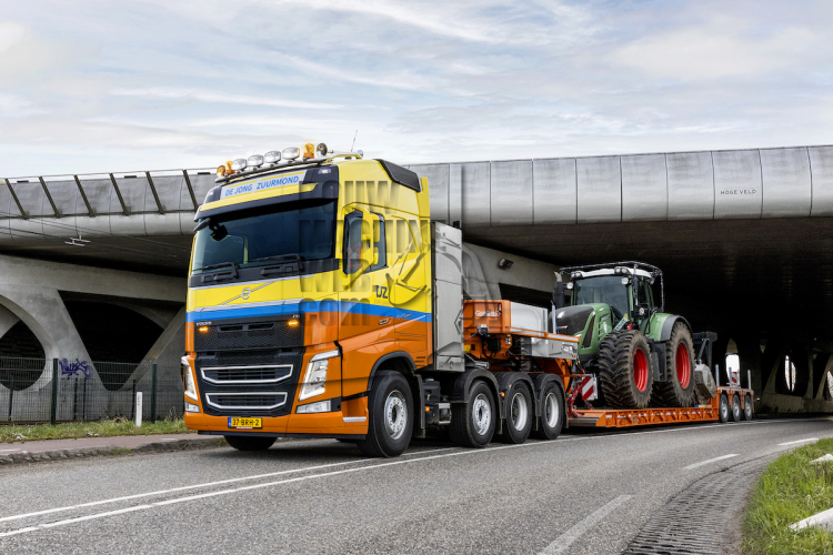 Herkenbare Volvo FH 8x4