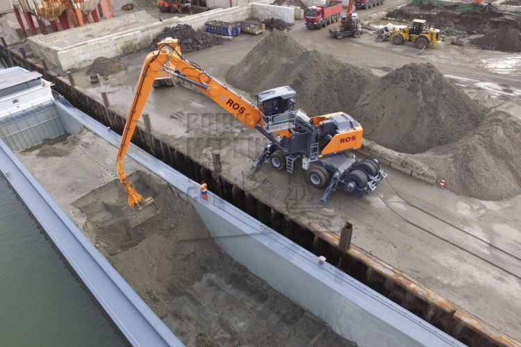 ROS neemt nieuwe elektrisch aangedreven Fuchs MHL875F in gebruik