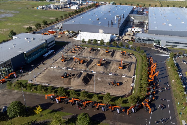 Terugblik 2022: 50 jaar Hitachi Construction Machinery Europe